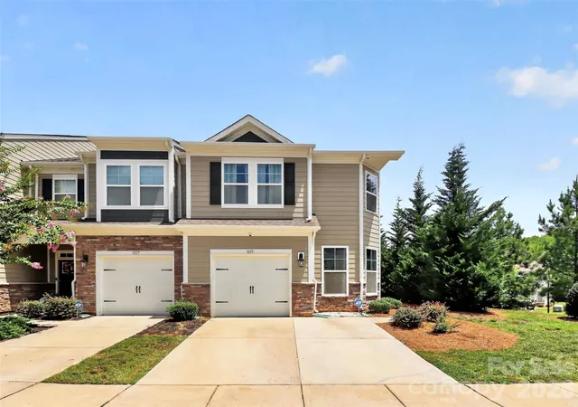 Photo 3 of Townhouse for sale at 1019 Chicory Tr, Clover, SC 29710 | MLS# 4400233 | Listing updated on 2026-10-06