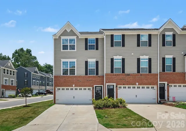Homes for sale in Gastonia, NC | 521 Moondance Dr, Gastonia, NC 28054 | MLS# 4400244