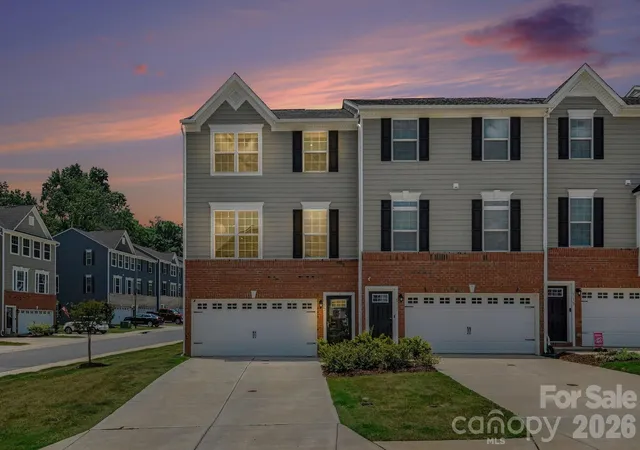 Homes for sale in Gastonia, NC | 521 Moondance Dr, Gastonia, NC 28054 | MLS# 4400244