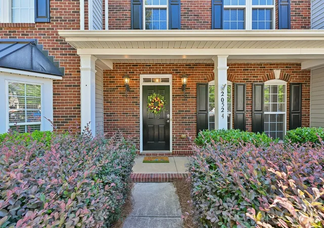 Photo 2 of Townhouse for sale at 20524 Harbor View Dr, Cornelius, NC 28031 | MLS# 4400251 | Listing updated on 2026-09-01