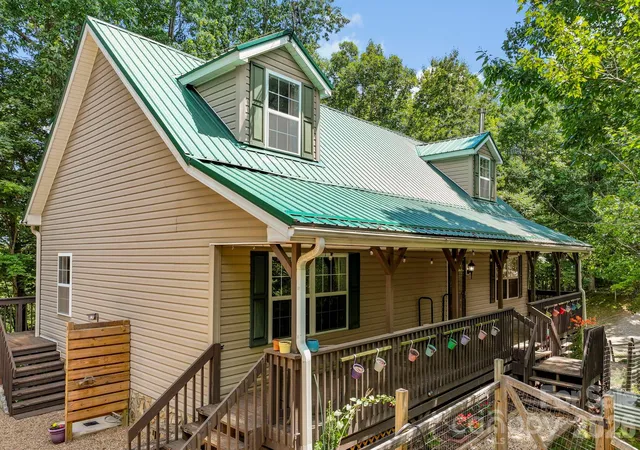 Photo 5 of Single family home for sale at 46 Michele Ln, Leicester, NC 28748 | MLS# 4400253 | Listing updated on 2026-09-02