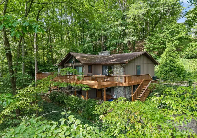 Single family home for sale at 25 Anne St, Lake Junaluska, NC 28745 | MLS# 4400254