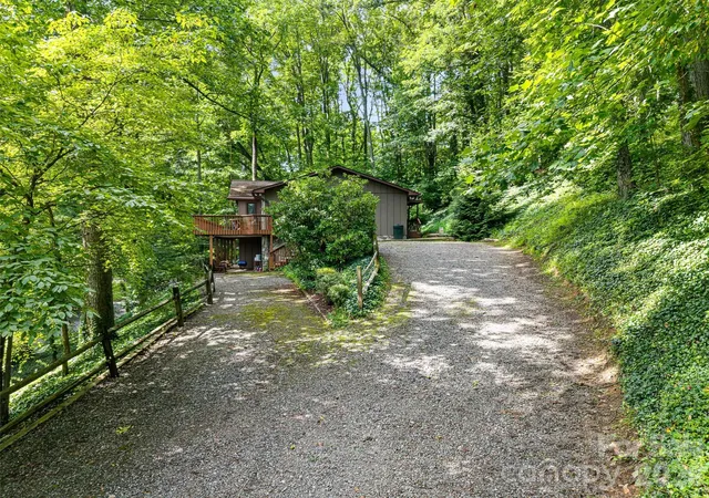 Photo 1 of Single family home for sale at 25 Anne St, Lake Junaluska, NC 28745 | MLS# 4400254 | Listing updated on 2026-08-19