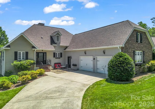 1st image of 29 Spring Hts Ct, Hendersonville, NC 28791 | MLS# 4400260