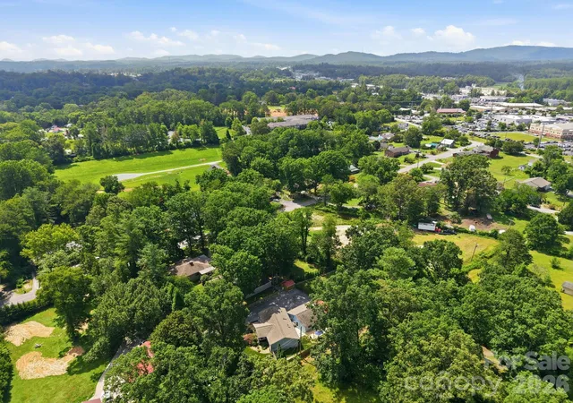 48th image of 220 Bradshaw Ave, Hendersonville, NC 28792 | MLS# 4400261