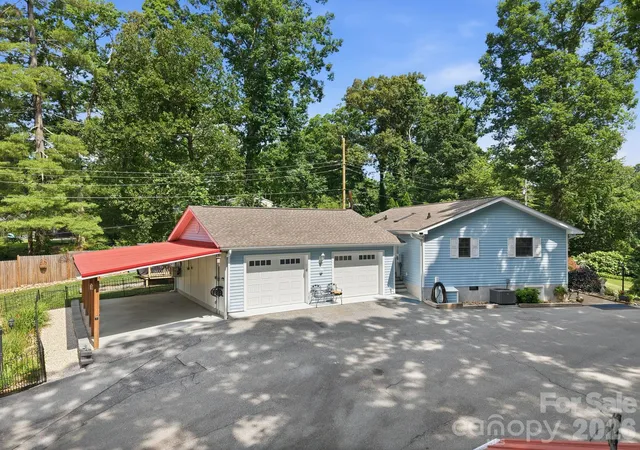 5th image of 220 Bradshaw Ave, Hendersonville, NC 28792 | MLS# 4400261