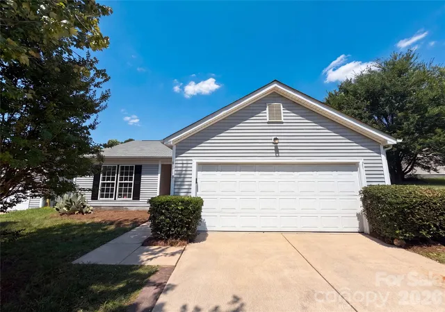 Homes for sale in Charlotte, NC | 6318 Whispering Brook Ct, Charlotte, NC 28216 | MLS# 4400278