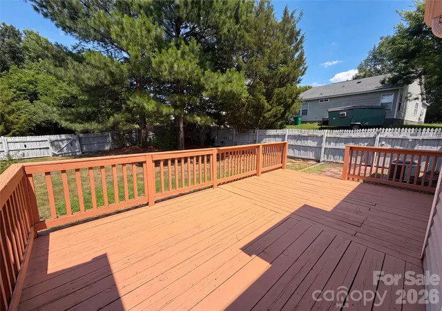 Homes for sale in Charlotte, NC | 6318 Whispering Brook Ct, Charlotte, NC 28216 | MLS# 4400278