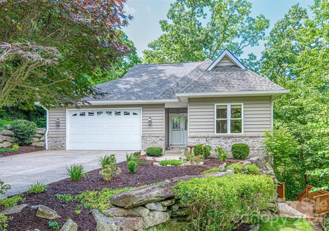 1st image of 299 Carriage Summitt Wy, Hendersonville, NC 28791 | MLS# 4400297