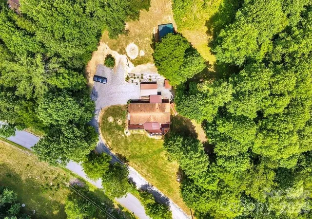 Photo 3 of Single family home for sale at 488 Wards Branch Rd, Sugar Grove, NC 28679 | MLS# 4400306 | Listing updated on 2026-08-06