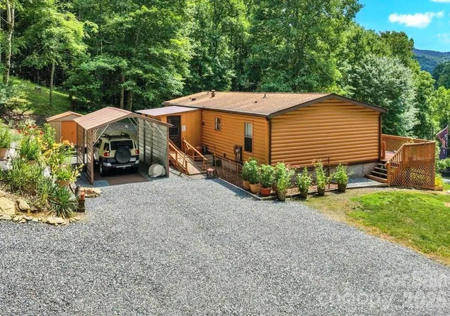 Photo 4 of Single family home for sale at 488 Wards Branch Rd, Sugar Grove, NC 28679 | MLS# 4400306 | Listing updated on 2026-08-06