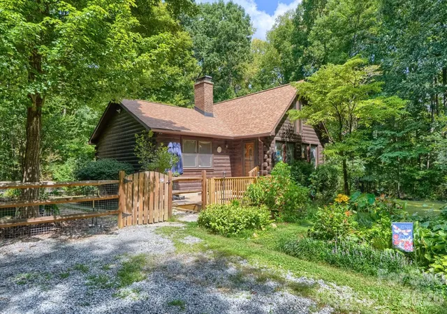 Photo 1 of Single family home for sale at 15531 Huntersville Concord Rd, Huntersville, NC 28078 | MLS# 4400314 | Listing updated on 2026-09-25