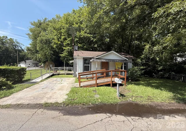 Photo 1 of Single family home for sale at 126 James St Sw, Concord, NC 28025 | MLS# 4400329 | Listing updated on 2026-07-11