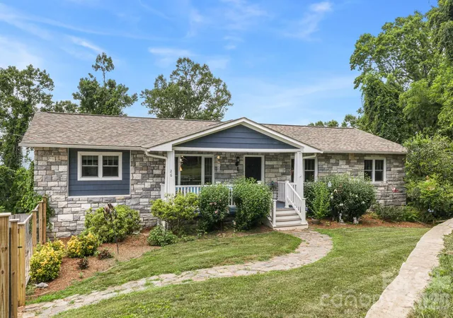 3rd image of 26 Crestwood Dr, Arden, NC 28704 | MLS# 4400337