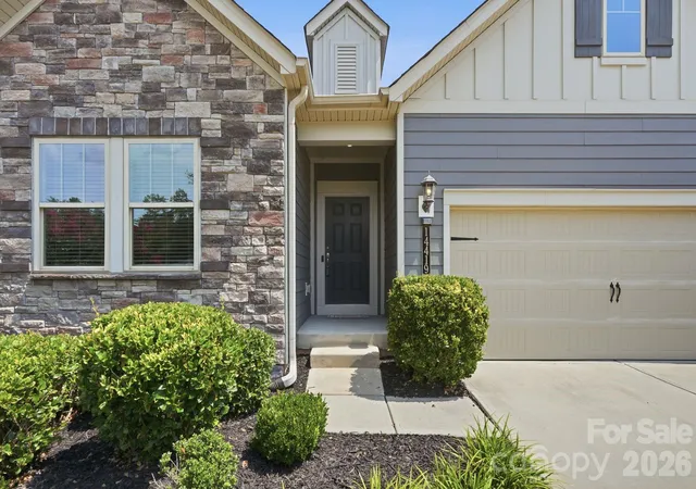 Photo 2 of Sale Pending at 14419 Batteliere Dr, Charlotte, NC 28278 | MLS# 4400347 | Listing updated on 2026-09-03