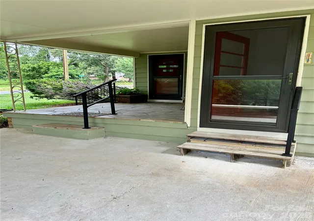 Homes for sale in Weaverville, NC | 28 S College St, Weaverville, NC 28787 | MLS# 4400351