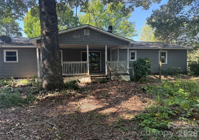 Photo 3 of Single family home for sale at 121 Brady Cir Rd, Statesville, NC 28625 | MLS# 4400356 | Listing updated on 2026-09-05