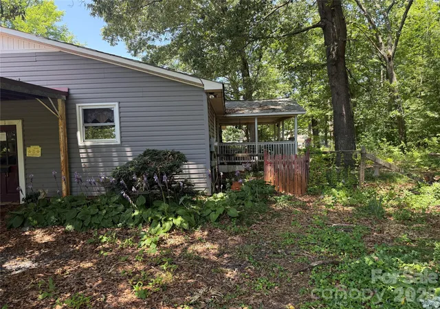 Homes for sale in Statesville, NC | 121 Brady Circle Rd, Statesville, NC 28625 | MLS# 4400356