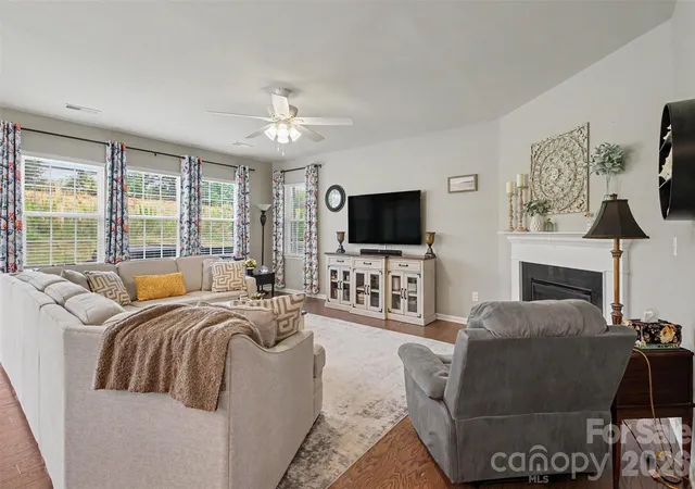 Photo 3 of Single family home for sale at 163 Abersham Dr, Mooresville, NC 28115 | MLS# 4400365 | Listing updated on 2026-09-26