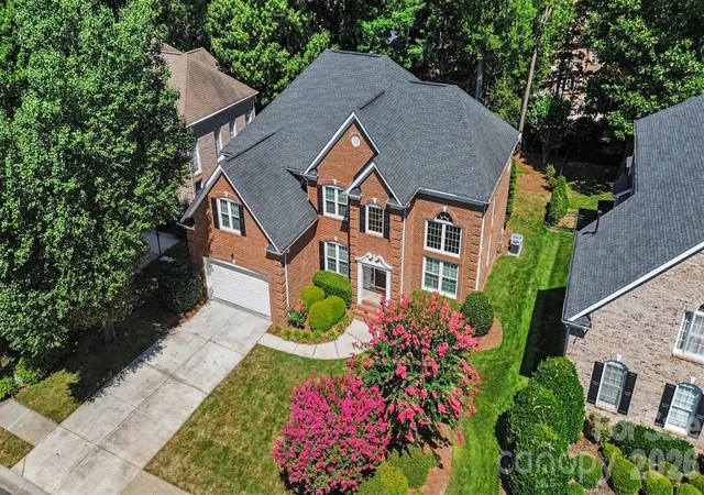 Photo 3 of Single family home for sale at 10110 Paradise Ridge Rd, Charlotte, NC 28277 | MLS# 4400401 | Listing updated on 2026-10-02