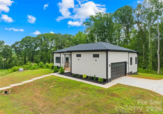 2nd image of 2004 Plain Field Dr, Bessemer City, NC 28016 | MLS# 4400406