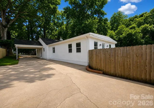 Photo 43 of Single family home for sale at 2007 Highland St, Charlotte, NC 28208 | MLS# 4400417 | Listing updated on 2026-08-13