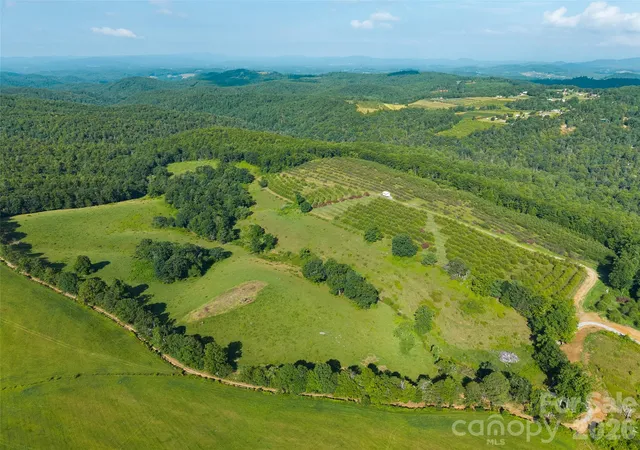 20th image of 0 Summer Rd #4, Hendersonville, NC 28792 | MLS# 4400422