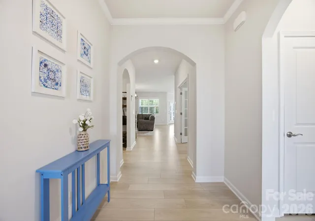 Photo 2 of Single family home for sale at 1125 Lookout Shls Dr, Fort Mill, SC 29715 | MLS# 4400427 | Listing updated on 2026-08-01