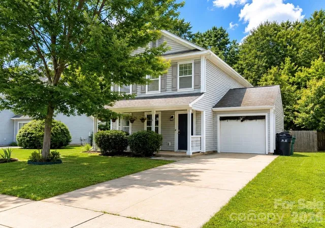 Photo 1 of Single family home for sale at 413 Peachtree Rd, Charlotte, NC 28216 | MLS# 4400432 | Listing updated on 2026-08-15