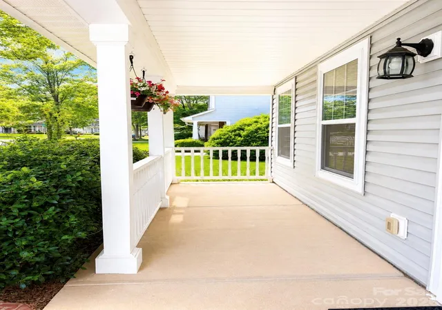 Photo 2 of Single family home for sale at 413 Peachtree Rd, Charlotte, NC 28216 | MLS# 4400432 | Listing updated on 2026-08-15