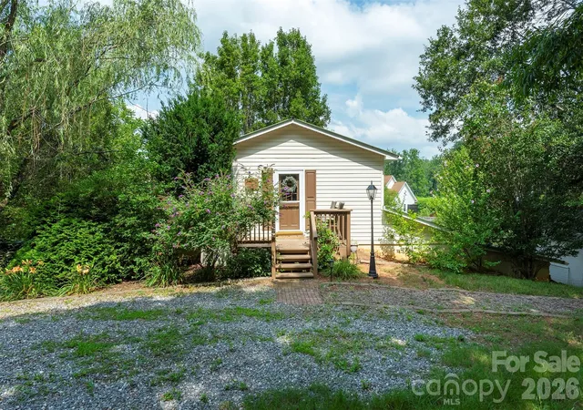 Homes for sale in Swannanoa, NC | 223 Davidson Rd, Swannanoa, NC 28778 | MLS# 4400433