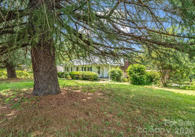 Photo 3 of Single family home for sale at 555 State St, Marion, NC 28752 | MLS# 4400439 | Listing updated on 2026-09-05
