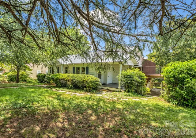 Photo 4 of Single family home for sale at 555 State St, Marion, NC 28752 | MLS# 4400439 | Listing updated on 2026-09-05