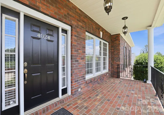 Photo 3 of Single family home for sale at 4024 Wild Nursery Ct, Charlotte, NC 28215 | MLS# 4400472 | Listing updated on 2026-08-21
