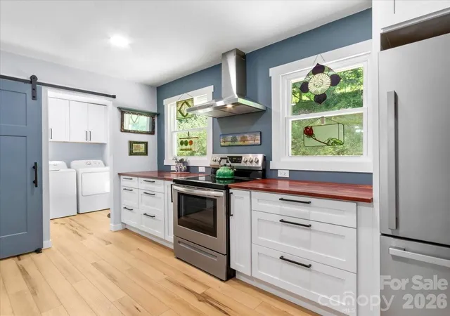 Photo 4 of Single family home for sale at 1280 Old Mine Frk Rd, Burnsville, NC 28714 | MLS# 4400499 | Listing updated on 2026-10-14