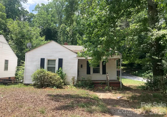 Homes for sale in Salisbury, NC | 631 Elm St, Salisbury, NC 28144 | MLS# 4400501