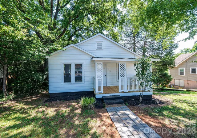 Homes for sale in Newton, NC | 423 N Davis Ave, Newton, NC 28658 | MLS# 4400513