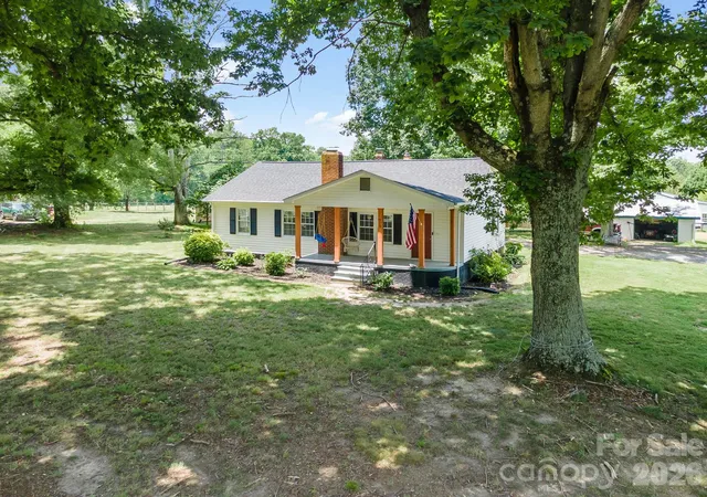 Homes for sale in Cherryville, NC | 610 Helton Rd, Cherryville, NC 28021 | MLS# 4400515