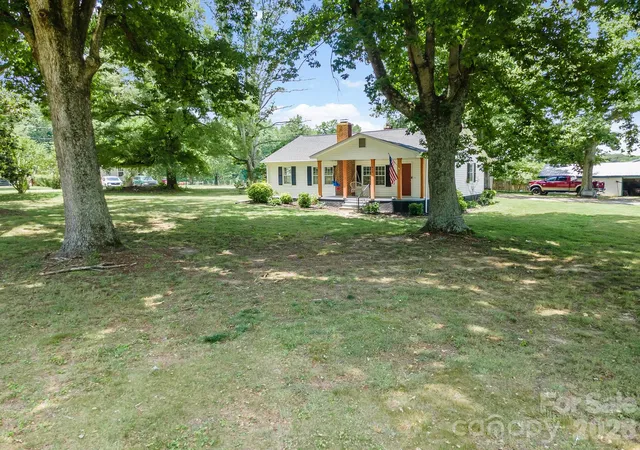 Homes for sale in Cherryville, NC | 610 Helton Rd, Cherryville, NC 28021 | MLS# 4400515