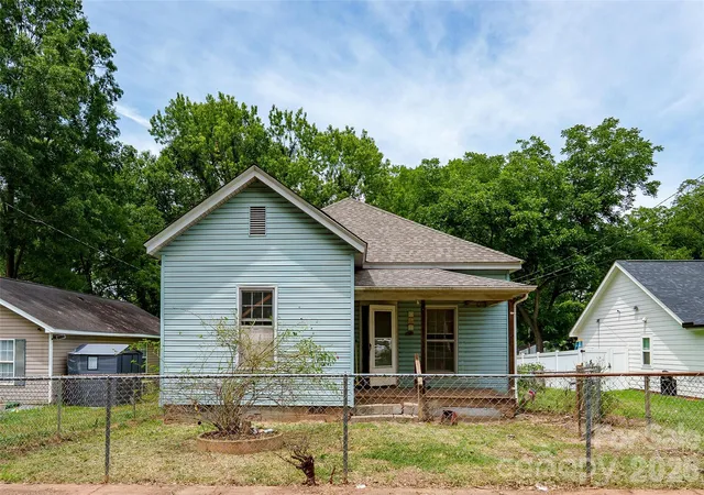 Homes for sale in Gastonia, NC | 114 W 6th Ave, Gastonia, NC 28052 | MLS# 4400516
