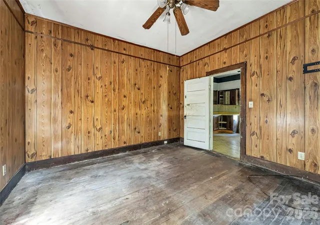 Homes for sale in Gastonia, NC | 114 W 6Th Ave, Gastonia, NC 28052 | MLS# 4400516