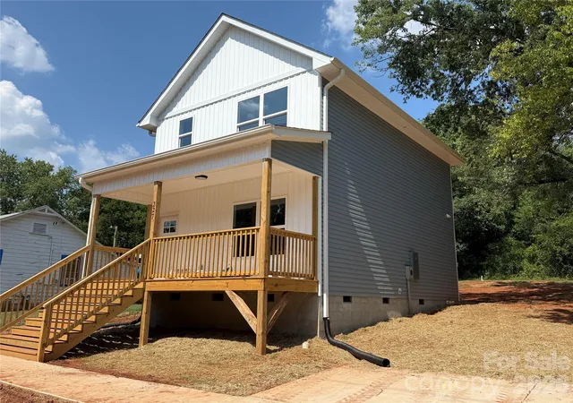 Homes for sale in Newton, NC | 227 S Caldwell Ave, Newton, NC 28658 | MLS# 4400519