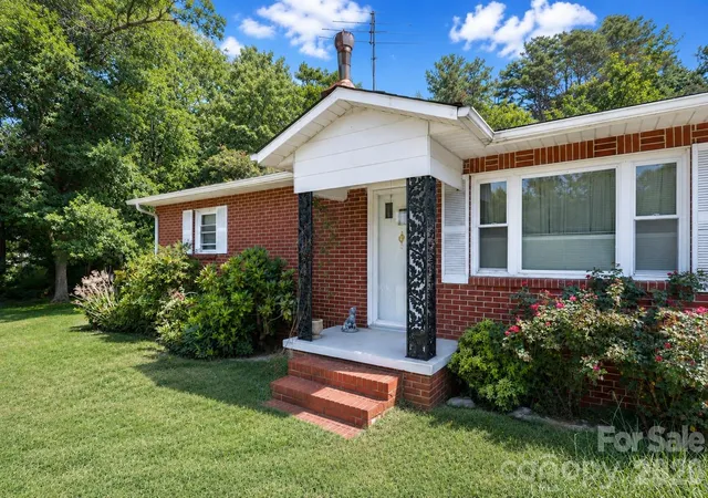 Homes for sale in Statesville, NC | 166 Wright Ln, Statesville, NC 28677 | MLS# 4400520
