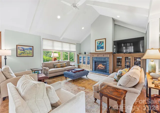 Photo 4 of Single family home for sale at 266 Stratford Rd, Asheville, NC 28804 | MLS# 4400526 | Listing updated on 2026-10-06