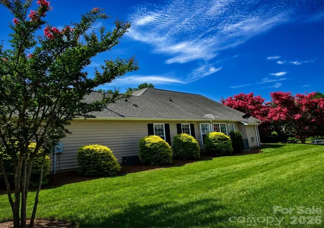 Photo 3 of Townhouse for sale at 1712 Quartz Ridge, Fort Mill, SC 29708 | MLS# 4400529 | Listing updated on 2026-10-10