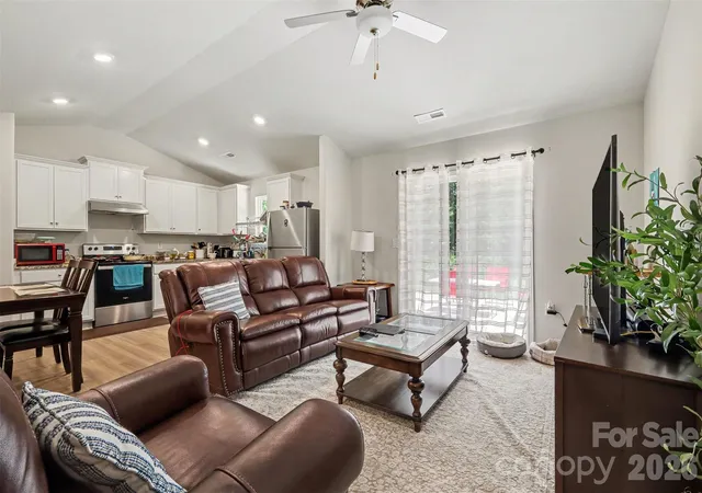 Photo 3 of Single family home for sale at 1329 Nia Rd, Charlotte, NC 28215 | MLS# 4400533 | Listing updated on 2026-09-24