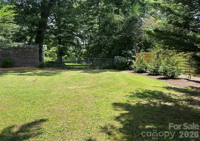 Homes for sale in Hendersonville, NC | 11 Mountain Rd, Hendersonville, NC 28791 | MLS# 4400535