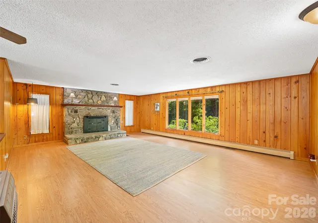 Photo 4 of Single family home for sale at 1065 Upper Pig Pen Rd, Green Mountain, NC 28740 | MLS# 4400545 | Listing updated on 2026-08-17