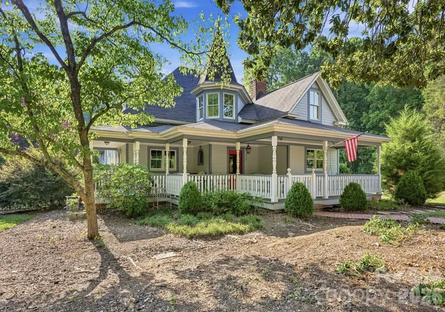 Photo 3 of Single family home for sale at 519 South St, Davidson, NC 28036 | MLS# 4400565 | Listing updated on 2026-09-03