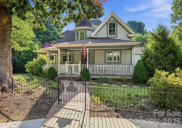 Photo 1 of Single family home for sale at 519 South St, Davidson, NC 28036 | MLS# 4400565 | Listing updated on 2026-09-03